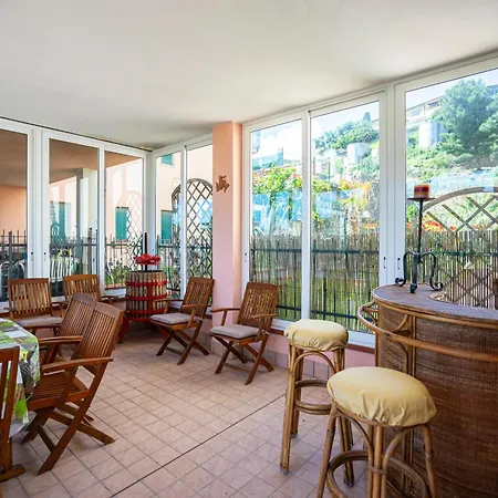 La Casa Di Ben Giardino Sul Mare Lägenhet