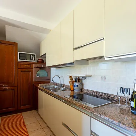 Lägenhet La Casa Di Ben Giardino Sul Mare