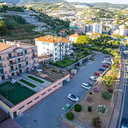 La Casa Di Ben Giardino Sul Mare Рива-Лигуре