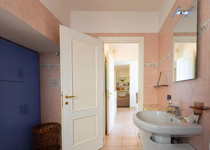 Lägenhet La Casa Di Ben Giardino Sul Mare