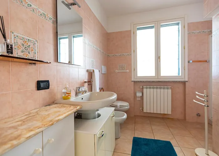 Lägenhet La Casa Di Ben Giardino Sul Mare Riva Ligure